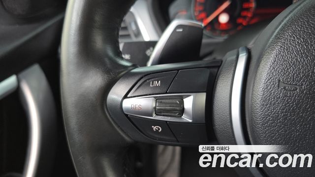 BMW 3-Series 2018 — photo 22