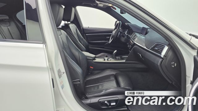 BMW 3-Series 2018 — photo 16