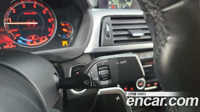 BMW 3-Series 2018 — photo 29