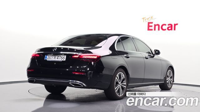 Mercedes-Benz E-Class 2021 — photo 2