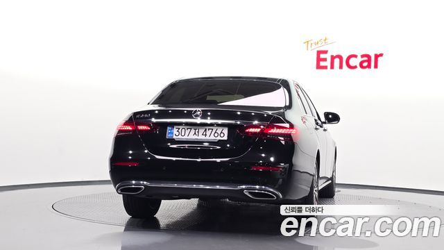 Mercedes-Benz E-Class 2021 — photo 4