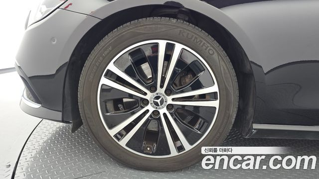 Mercedes-Benz E-Class 2021 — photo 5