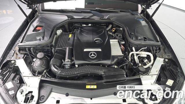 Mercedes-Benz E-Class 2021 — photo 6