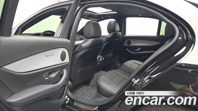 Mercedes-Benz E-Class 2021 — photo 17