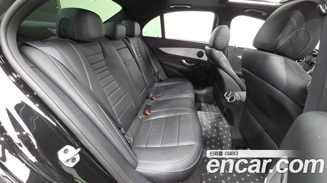Mercedes-Benz E-Class 2021 — photo 18
