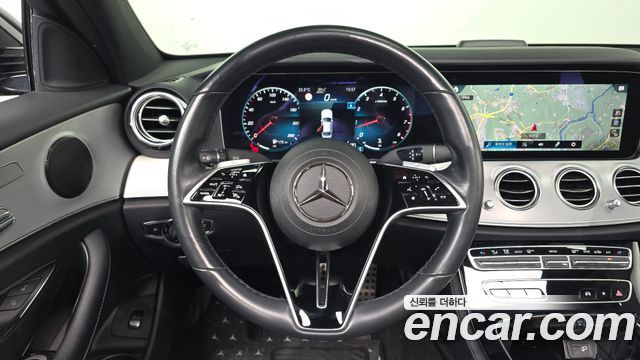Mercedes-Benz E-Class 2021 — photo 19