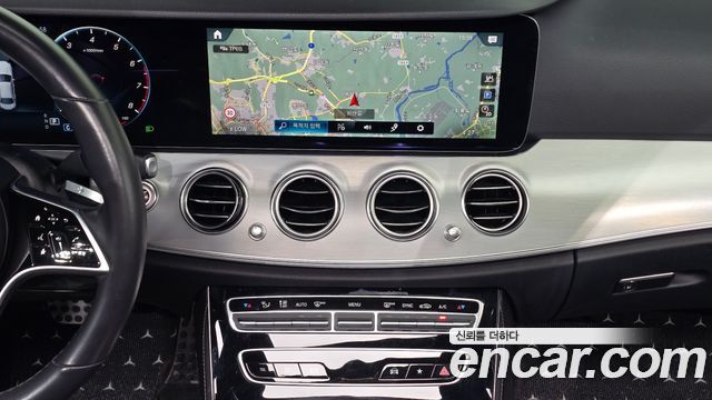 Mercedes-Benz E-Class 2021 — photo 20