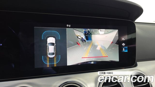 Mercedes-Benz E-Class 2021 — photo 21