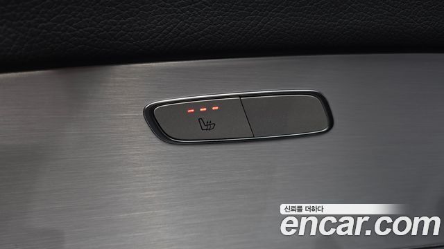 Mercedes-Benz E-Class 2021 — photo 26