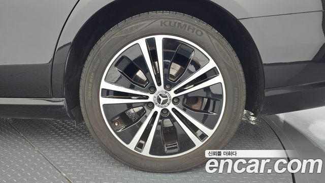 Mercedes-Benz E-Class 2021 — photo 7