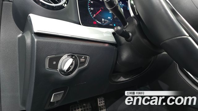 Mercedes-Benz E-Class 2021 — photo 29
