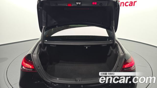 Mercedes-Benz E-Class 2021 — photo 32
