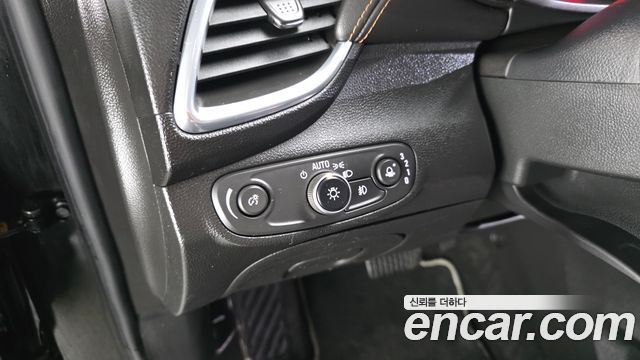 Chevrolet Korea Trax 2018 — photo 22