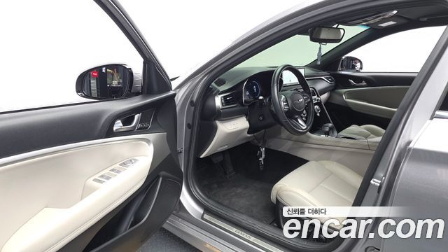 Genesis G70 2021 — photo 13