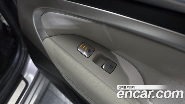 Genesis G70 2021 — photo 25