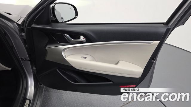 Genesis G70 2021 — photo 14
