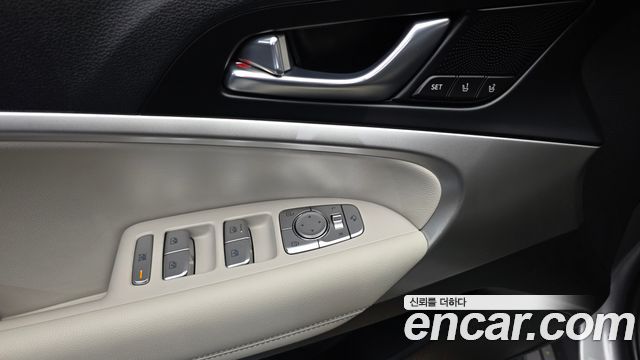 Genesis G70 2021 — photo 30