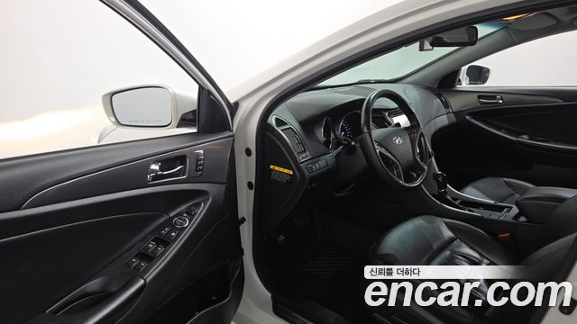 Hyundai Sonata 2012 — photo 13