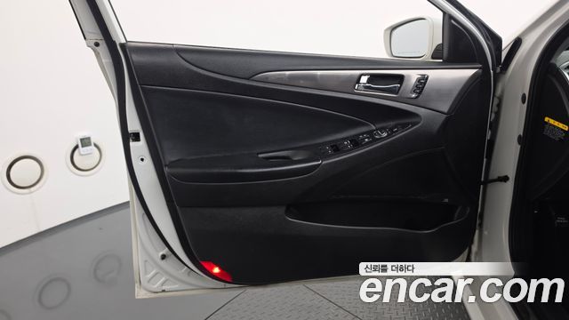 Hyundai Sonata 2012 — photo 14