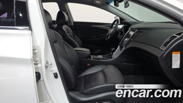 Hyundai Sonata 2012 — photo 16