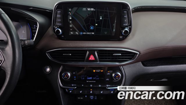 Hyundai Santafe 2019 — photo 18