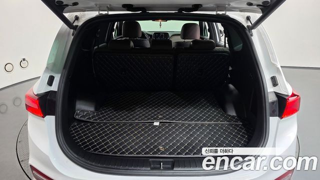 Hyundai Santafe 2019 — photo 23