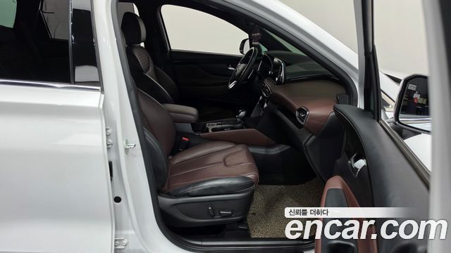 Hyundai Santafe 2019 — photo 16