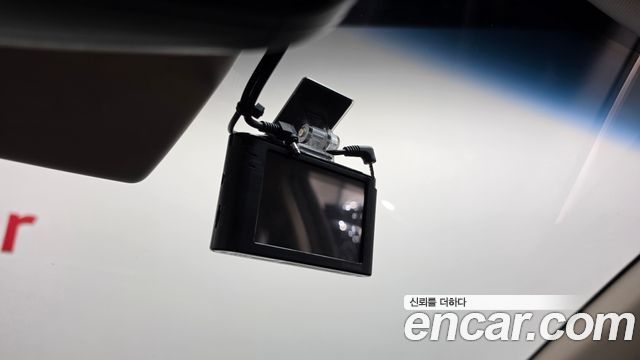 Genesis G80 2023 — photo 27