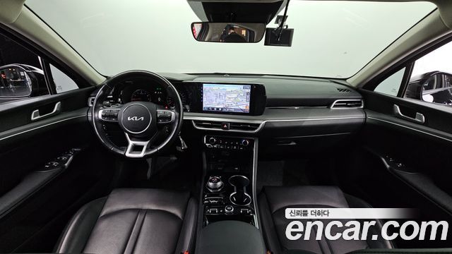 Kia K5 2023 — photo 10