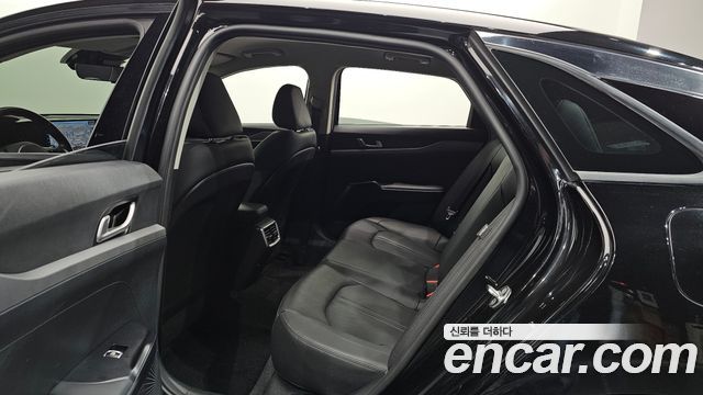 Kia K5 2023 — photo 24