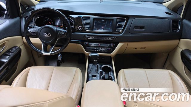 Kia Canival 2020 — photo 10