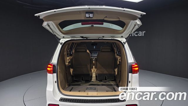 Kia Canival 2020 — photo 26