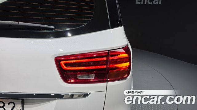 Kia Canival 2020 — photo 9