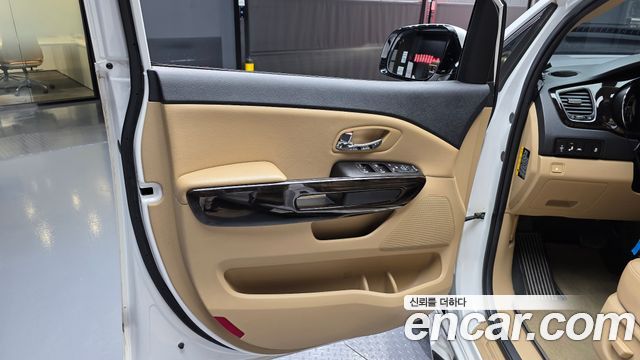 Kia Canival 2020 — photo 14