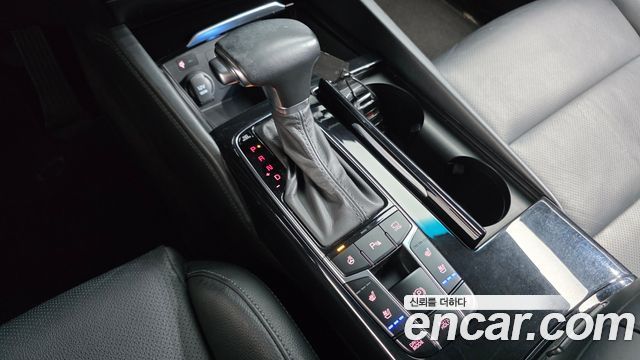 Kia K7 2019 — photo 9