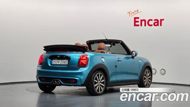 Mini Cooper Convertible 2020 — photo 2