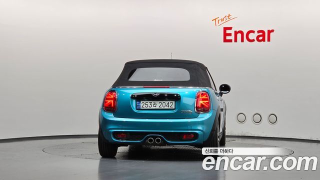 Mini Cooper Convertible 2020 — photo 4