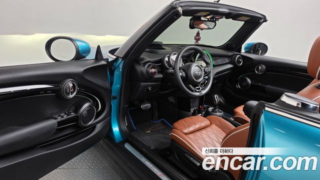 Mini Cooper Convertible 2020 — photo 13