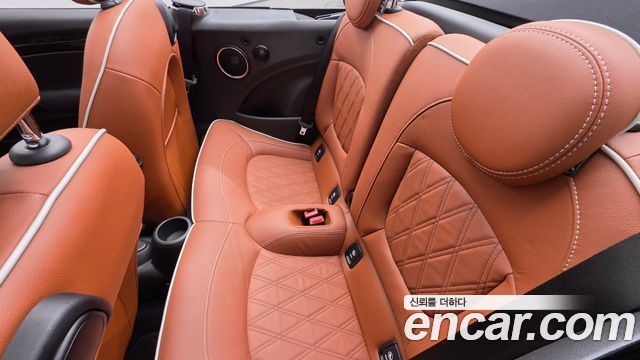 Mini Cooper Convertible 2020 — photo 17