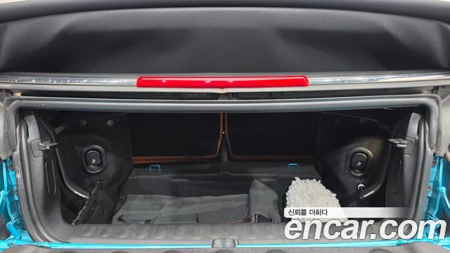 Mini Cooper Convertible 2020 — photo 23