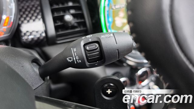 Mini Cooper Convertible 2020 — photo 27