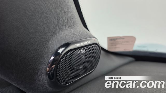 Mini Cooper Convertible 2020 — photo 29