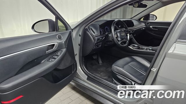 Hyundai Sonata 2022 — photo 13