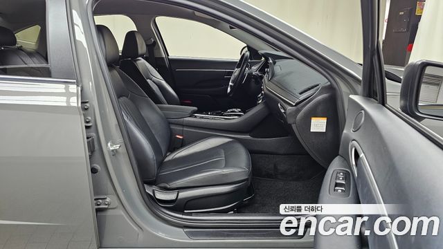 Hyundai Sonata 2022 — photo 17