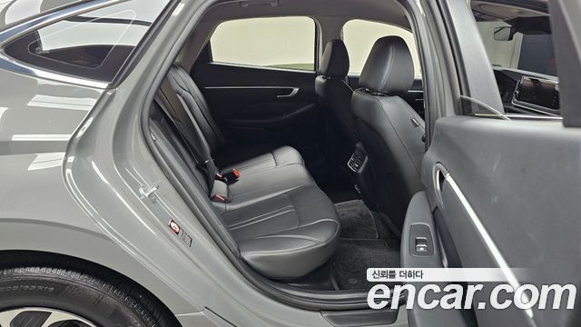 Hyundai Sonata 2022 — photo 18