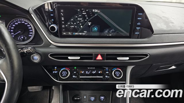 Hyundai Sonata 2022 — photo 21