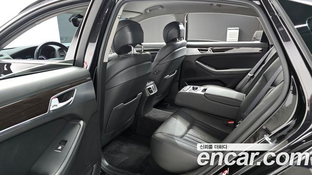 Genesis G80 2018 — photo 11