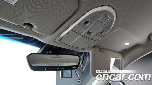 Genesis G80 2018 — photo 17