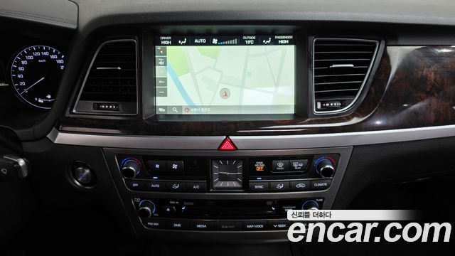 Hyundai Genesis 2016 — photo 14
