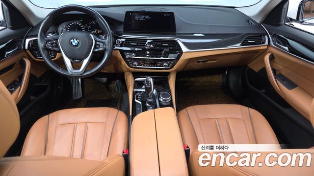 BMW 5-Series 2018 — photo 7